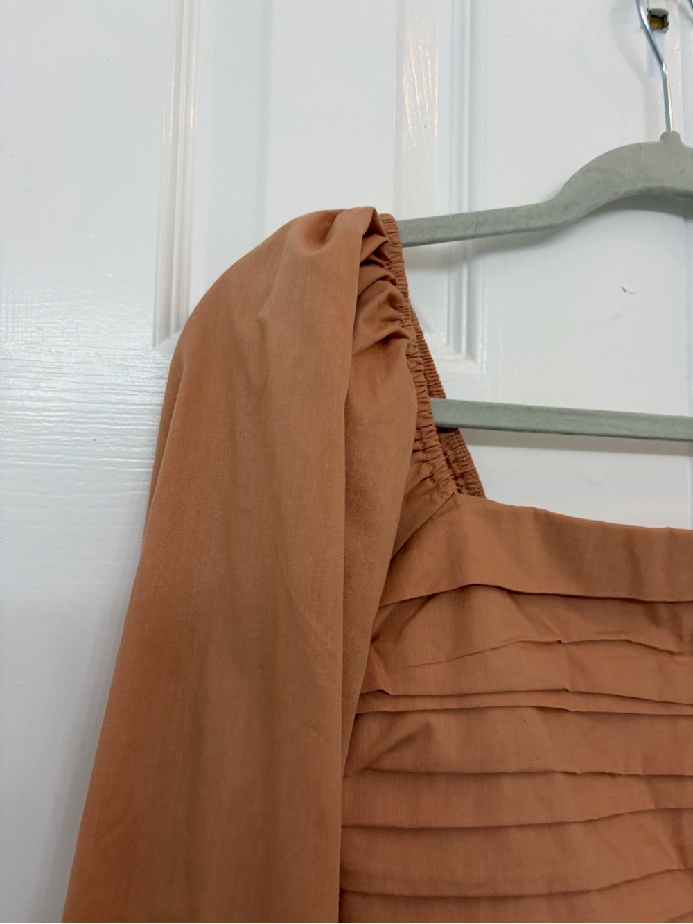 Abercrombie & Fitch Pleated Smocked Square-Neck•Puff Sleeve•terracotta•ballet•SM - Picture 5 of 16